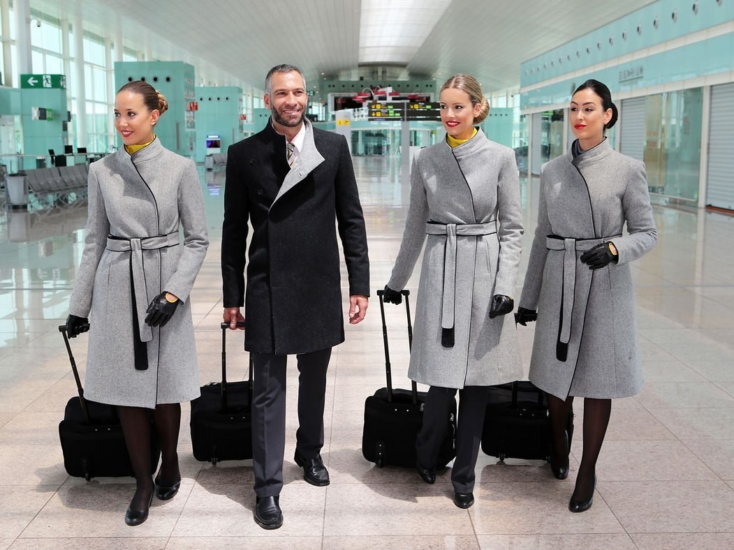 Fashion-Uniforms-Vueling-tout